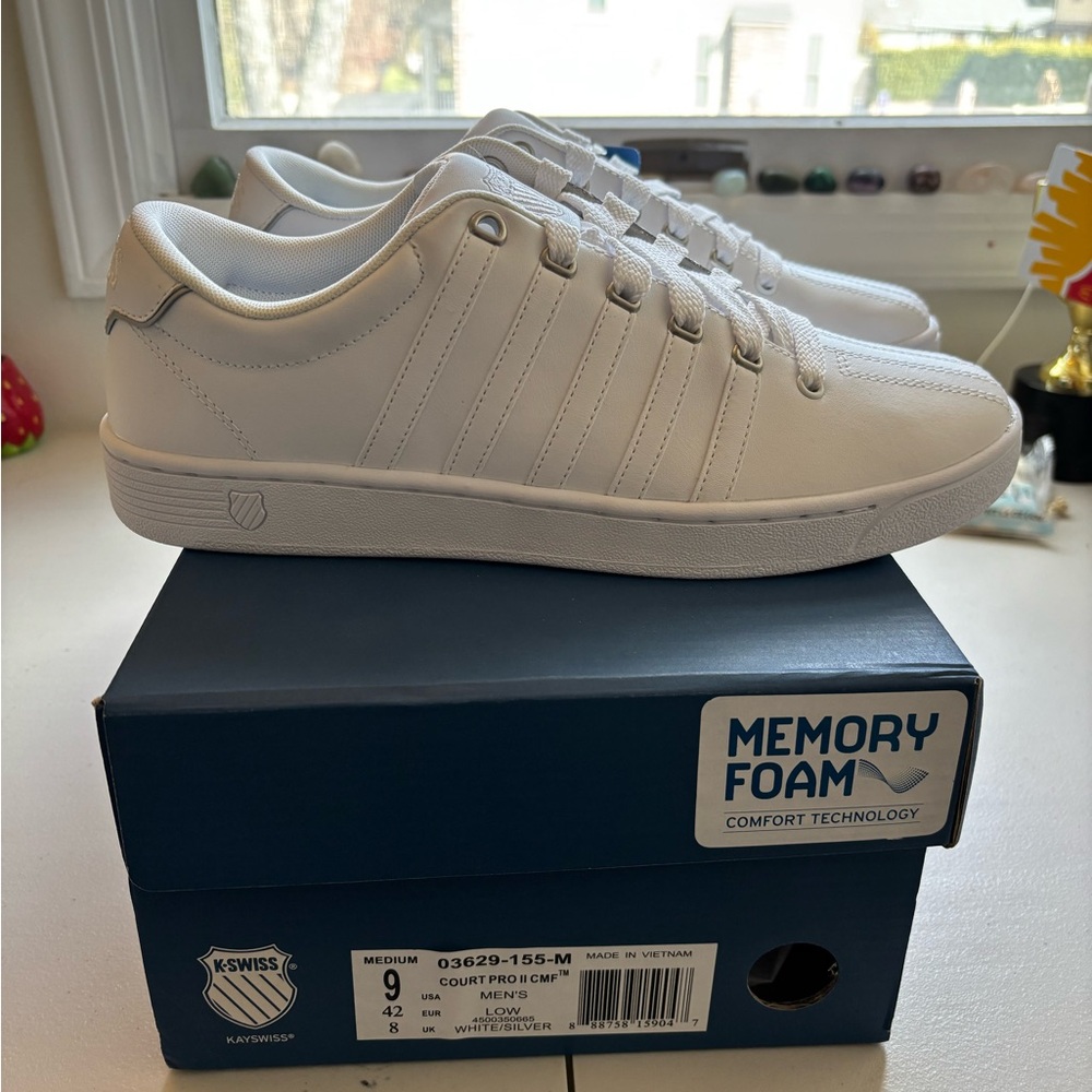 K-Swiss Men's White Low-Top Memory Foam Sneakers